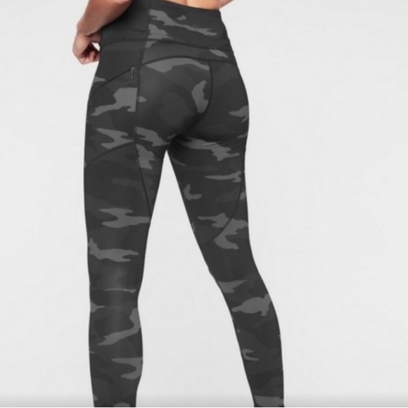 ATHLETA Camo Contender 7/8 Tight/Legging R26 - Picture 2 of 3